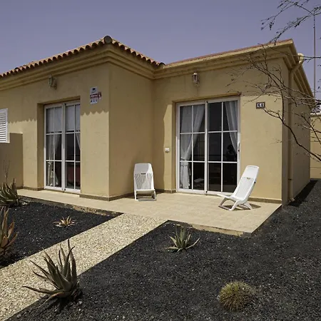 Private Terrace House - Parking - Pool Apartament