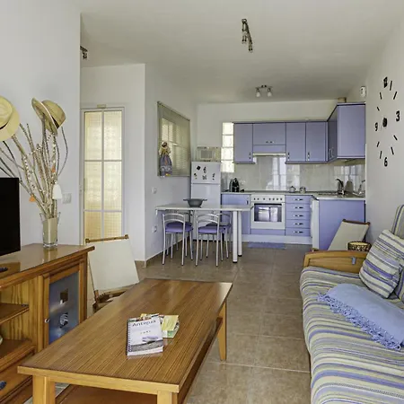 Private Terrace House - Parking - Pool